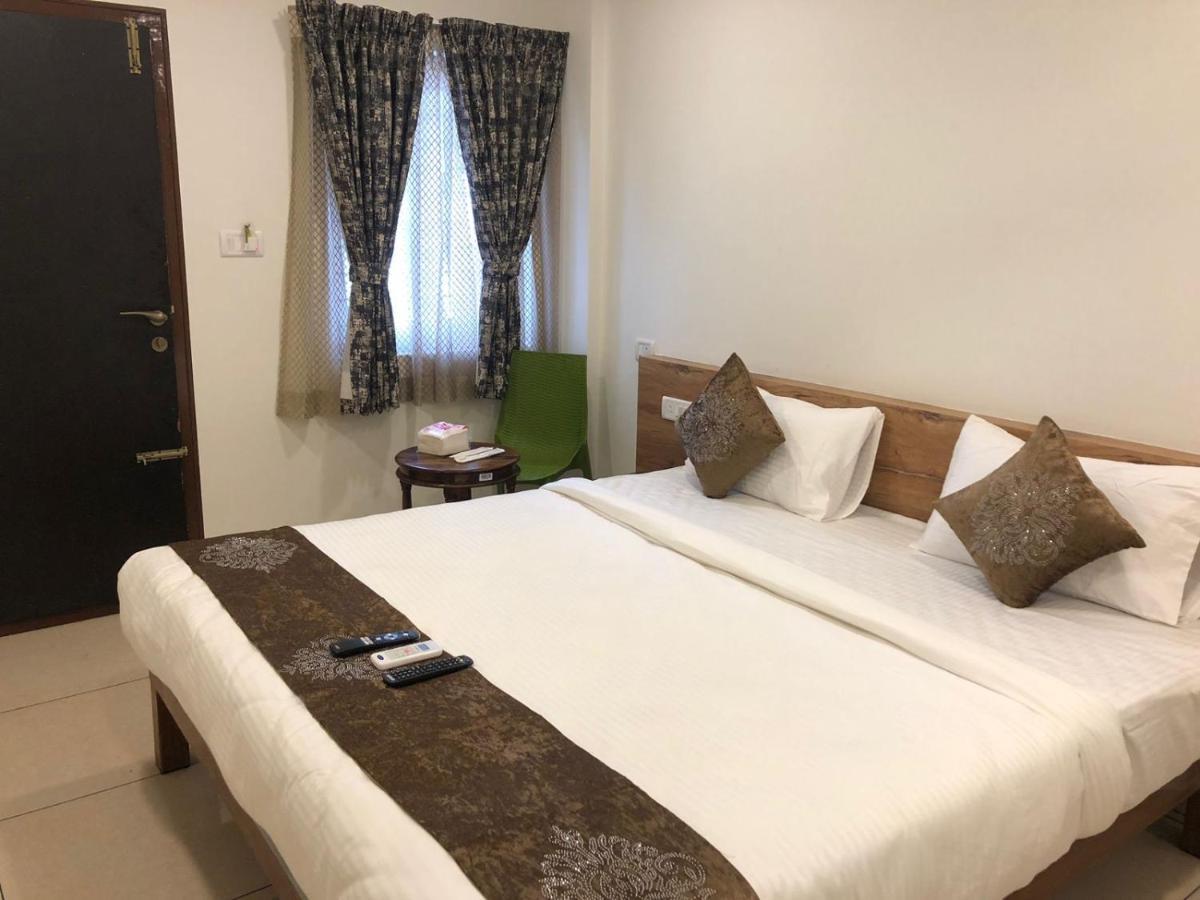 Hotel Amulya Regency Bayappanhalli Exteriör bild