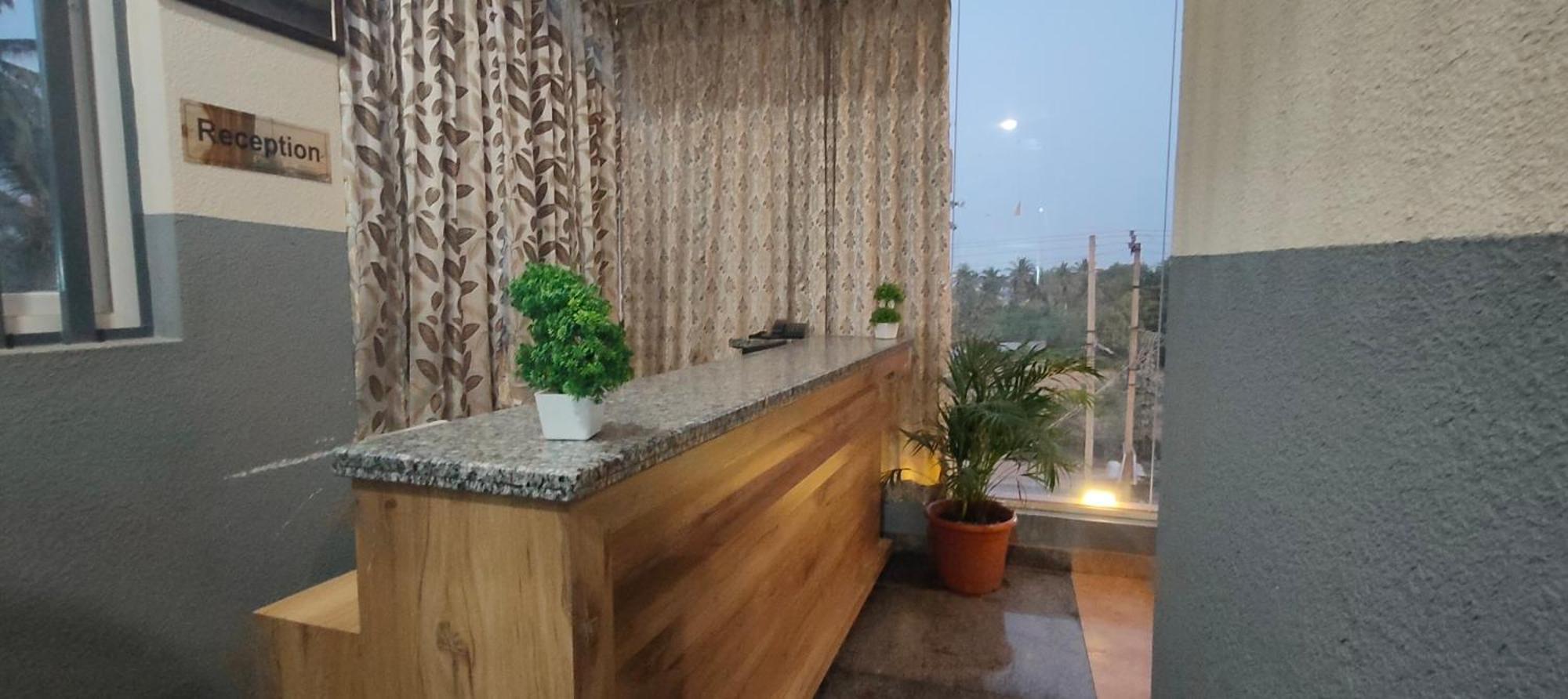 Hotel Amulya Regency Bayappanhalli Exteriör bild