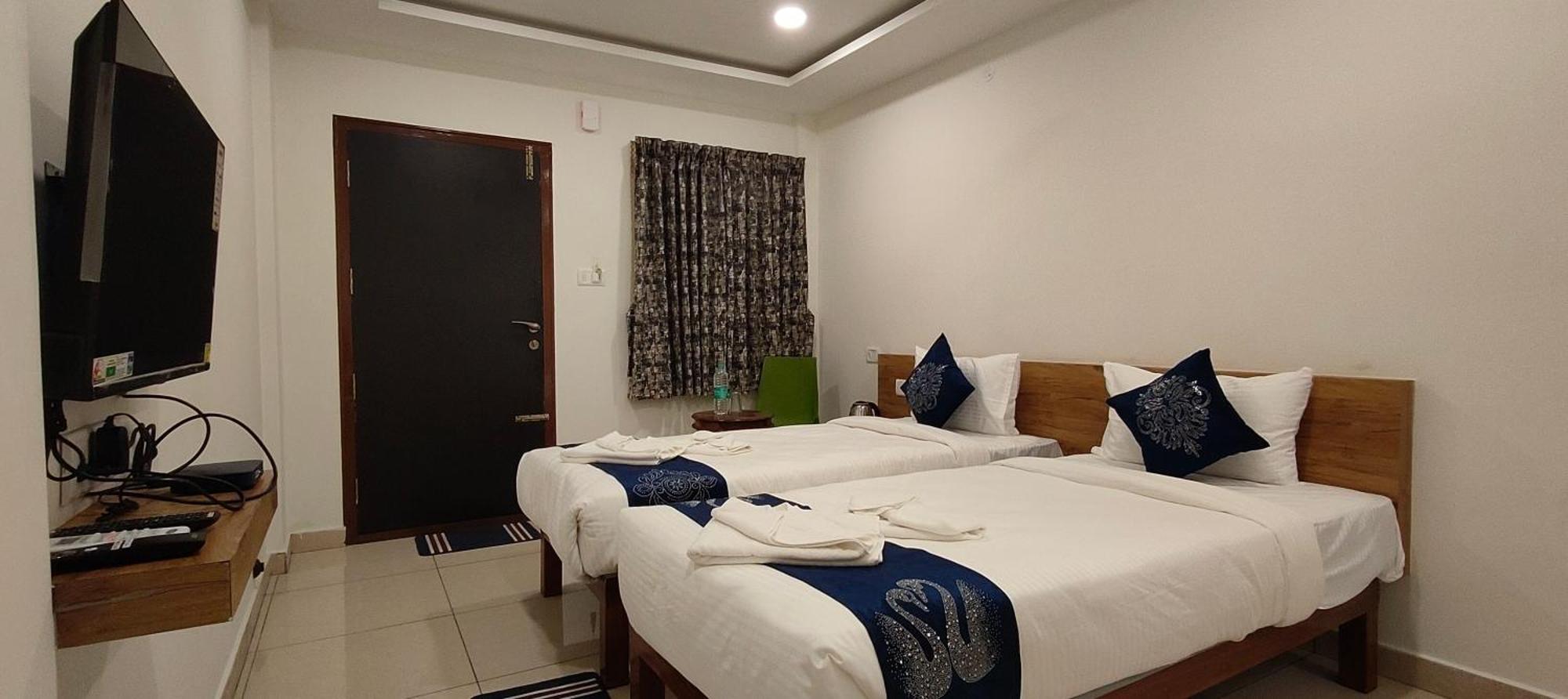 Hotel Amulya Regency Bayappanhalli Exteriör bild