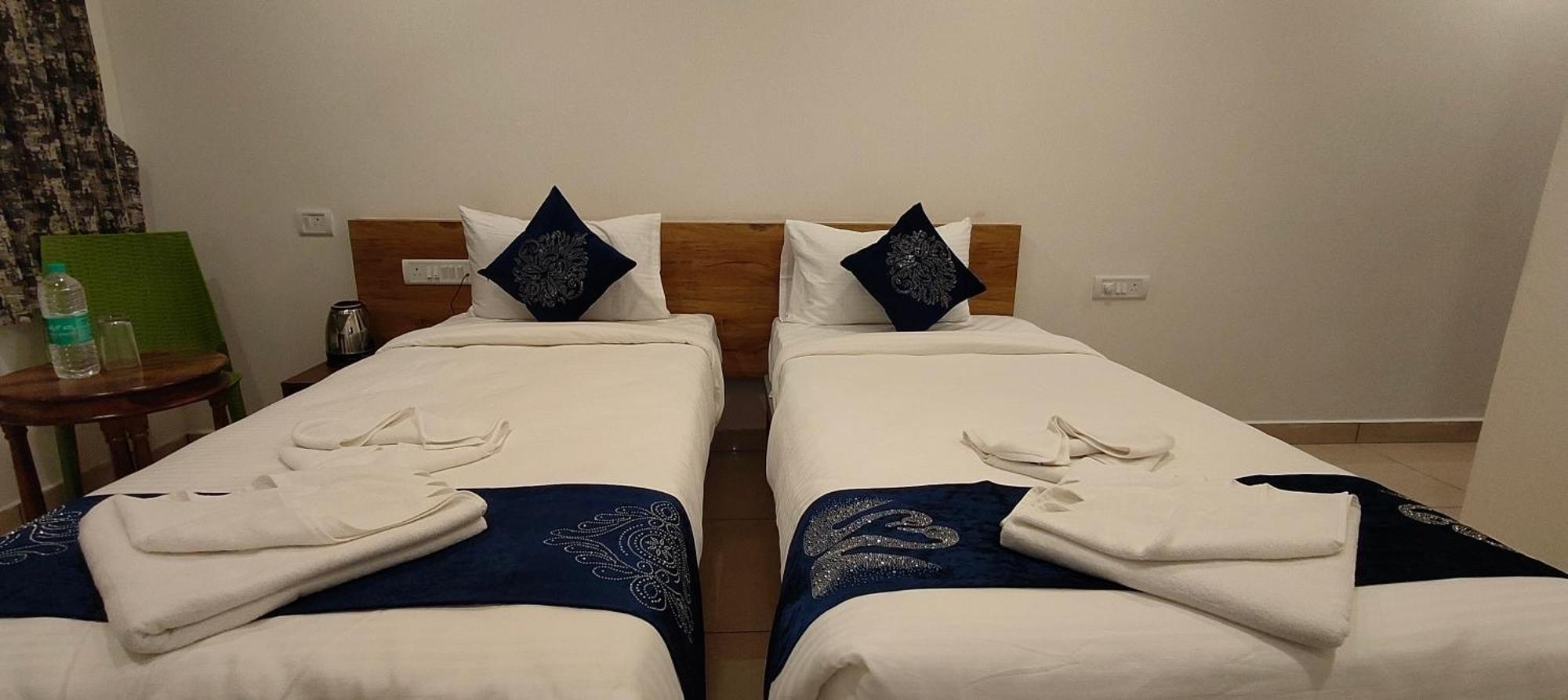 Hotel Amulya Regency Bayappanhalli Exteriör bild