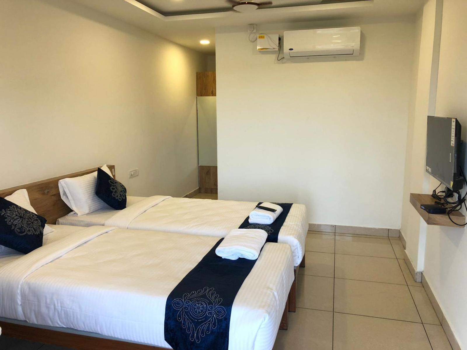 Hotel Amulya Regency Bayappanhalli Exteriör bild
